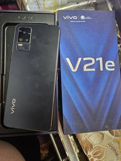 Vivo v21e with box 8+4 Ram 128GB strong