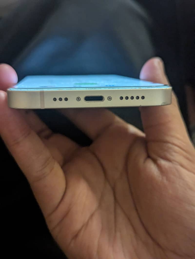 Apple iPhone 13 2