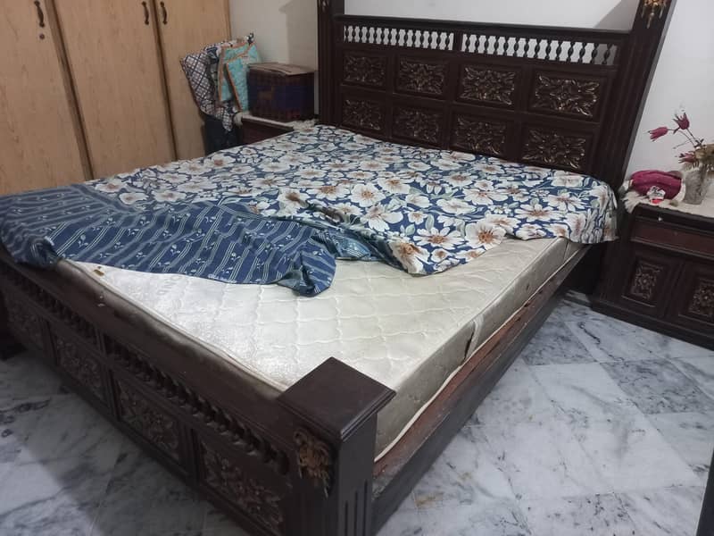 King side chiniote bed 1