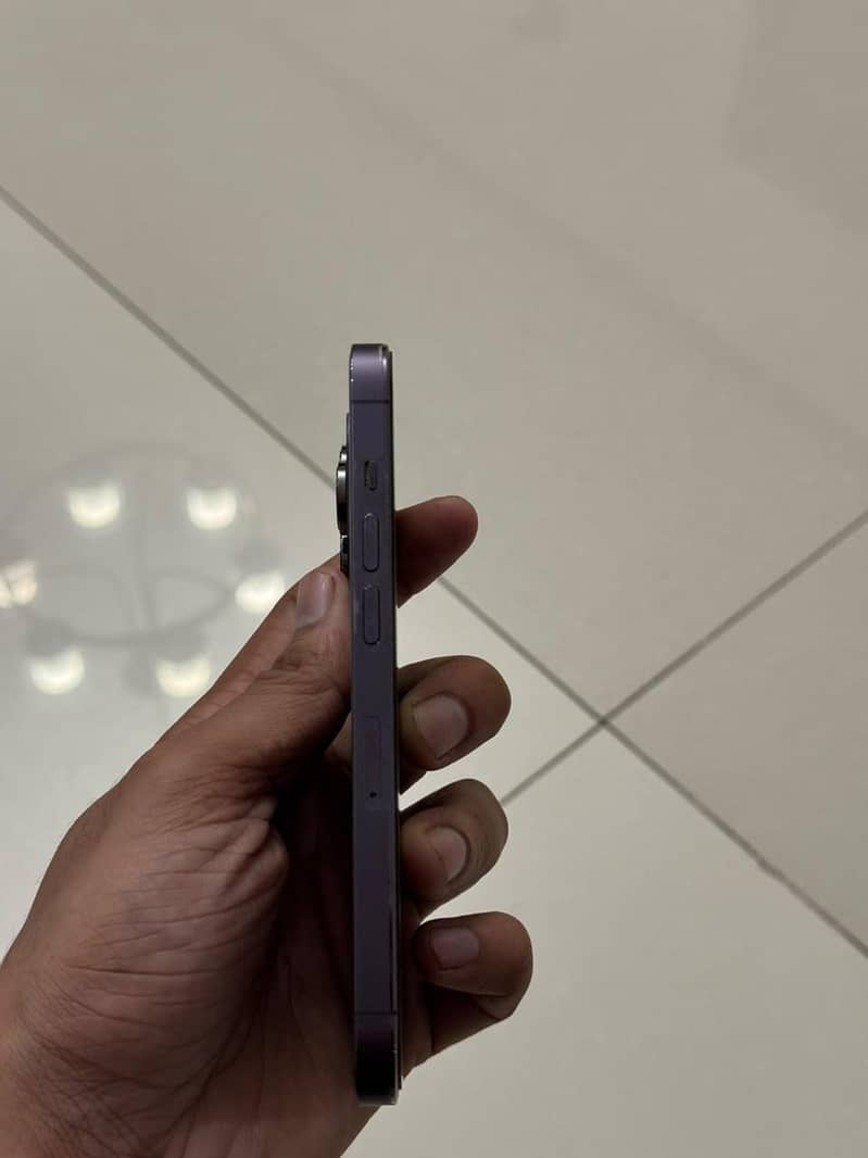 Apple iPhone 14 Pro 0