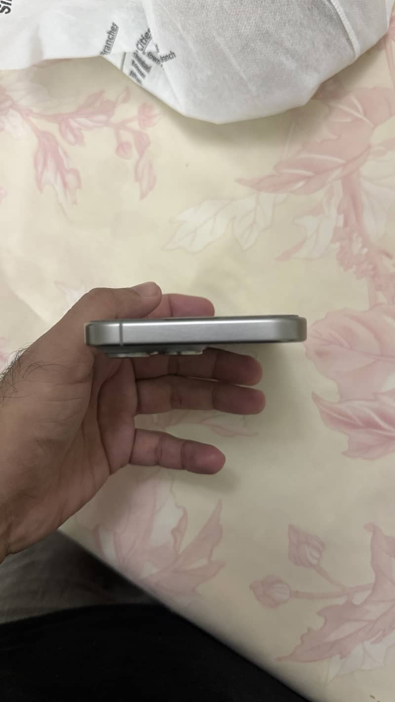 Apple iPhone 15 Pro Max 1