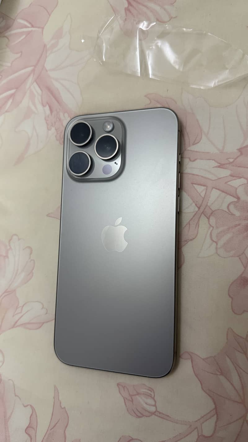 Apple iPhone 15 Pro Max 5