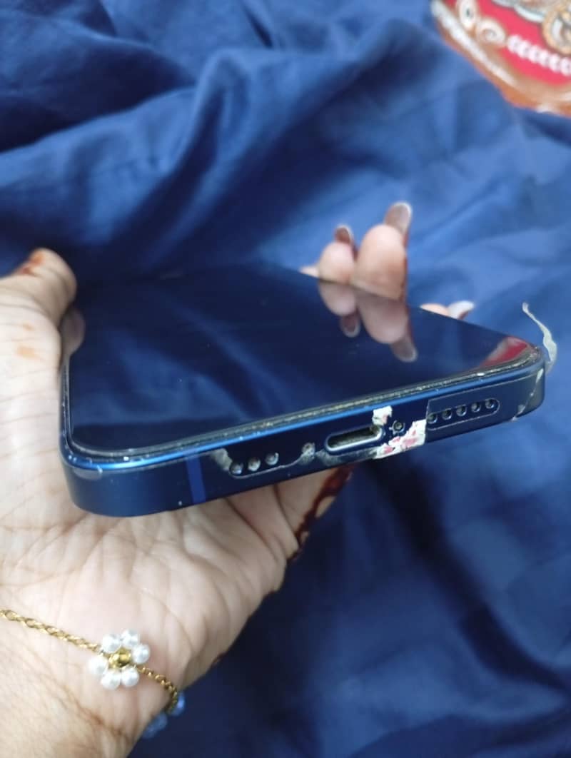 Apple iPhone 12 2
