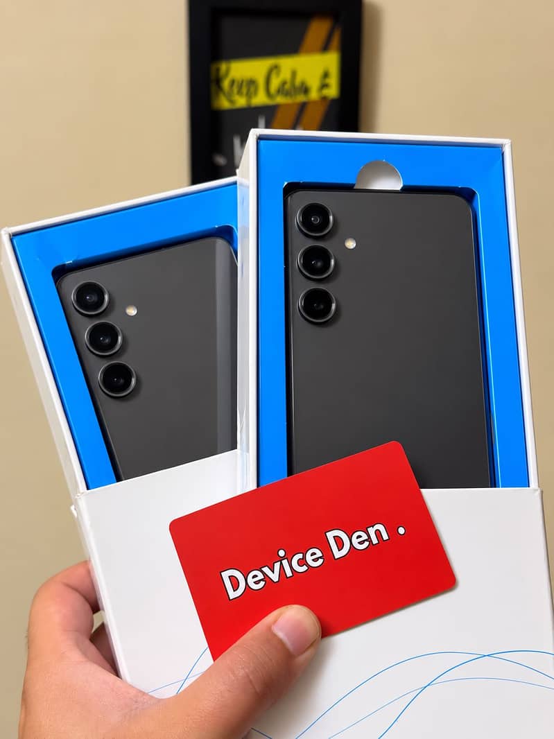 Samsung Mobile S24 fE 1