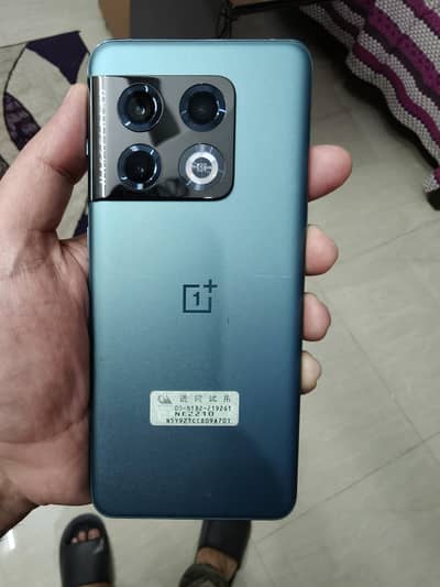 OnePlus 10 Pro 5G | 10/10 Condition|12gb 256 gb | minor shade line