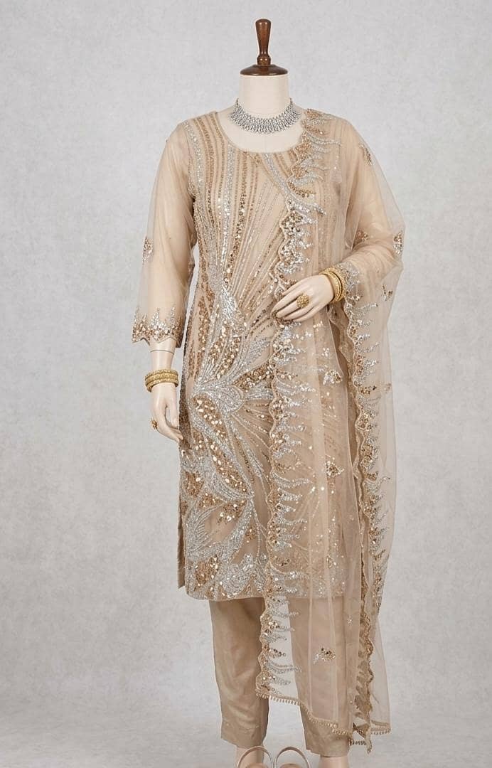 Brand New elegant suit 0