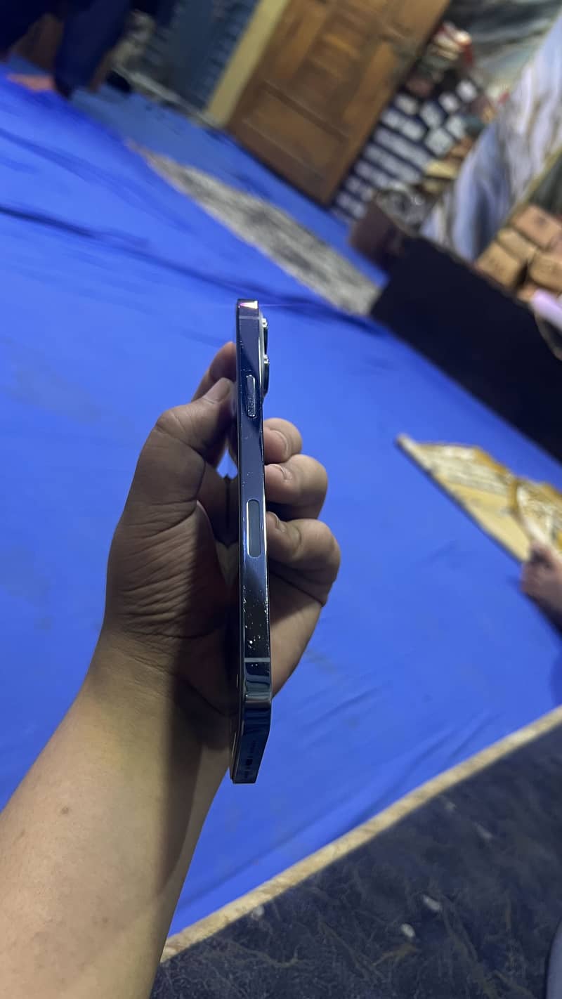 Apple iPhone 13 Pro Max 6