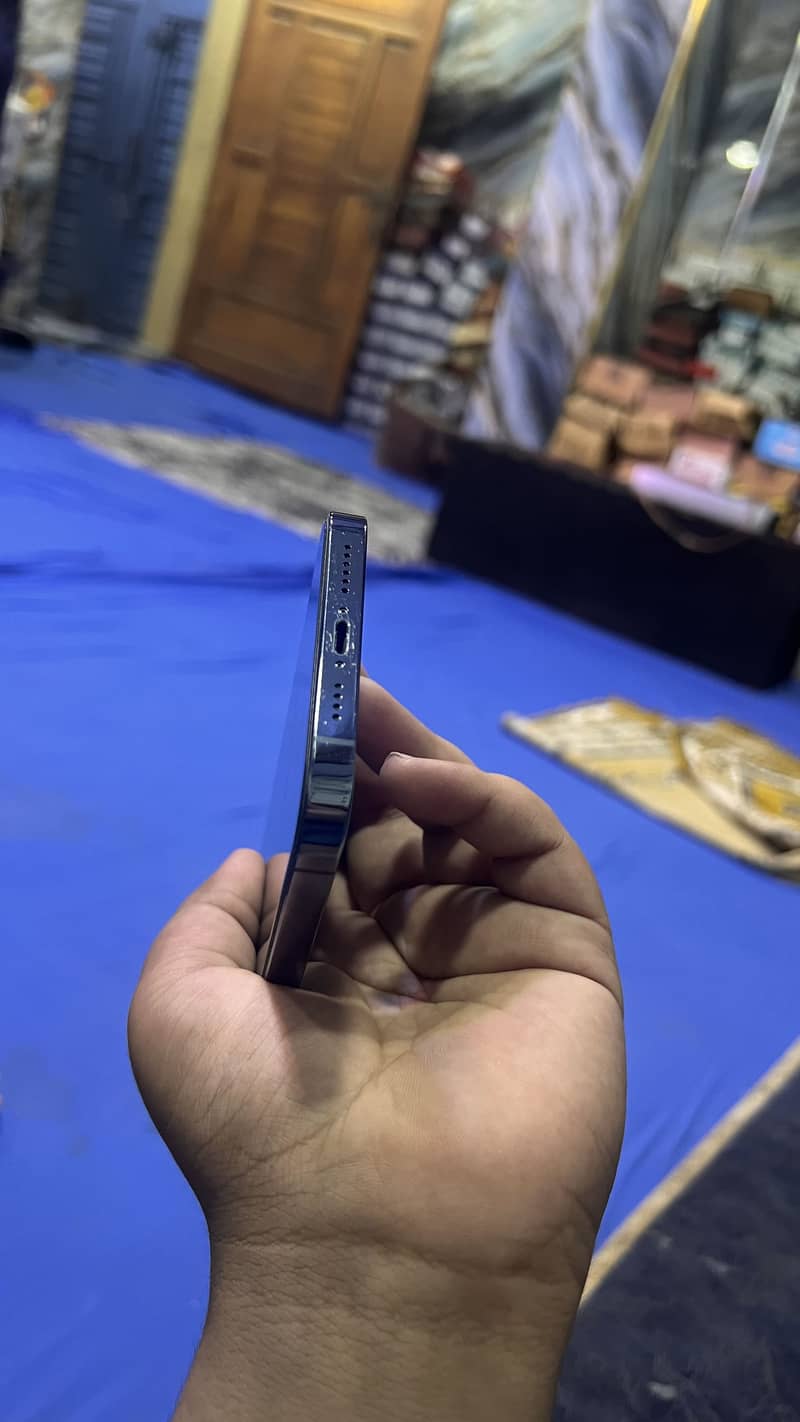 Apple iPhone 13 Pro Max 8