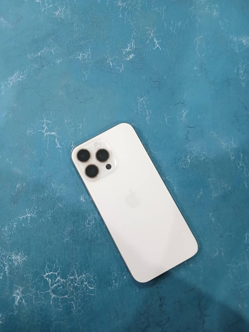 Apple iPhone 16 Pro Max 0