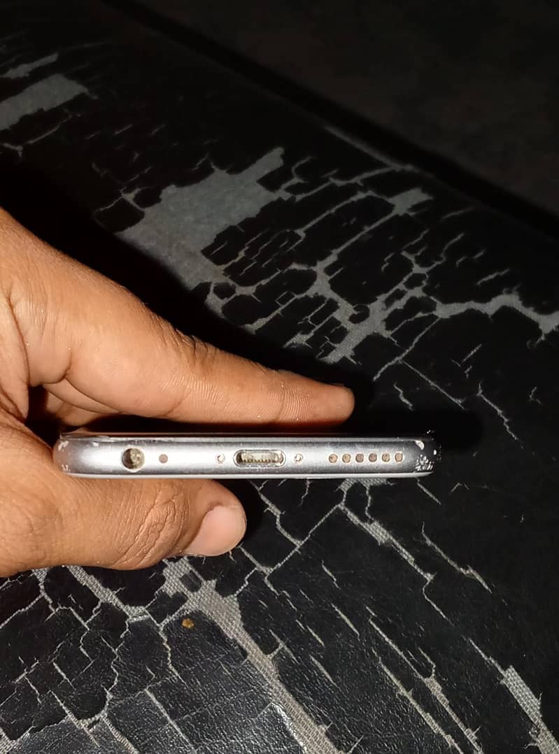 Apple iPhone 6S 5