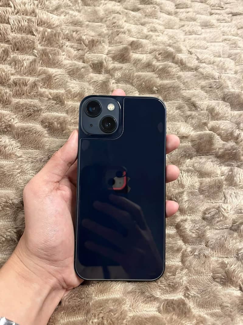 Apple iPhone 13 0