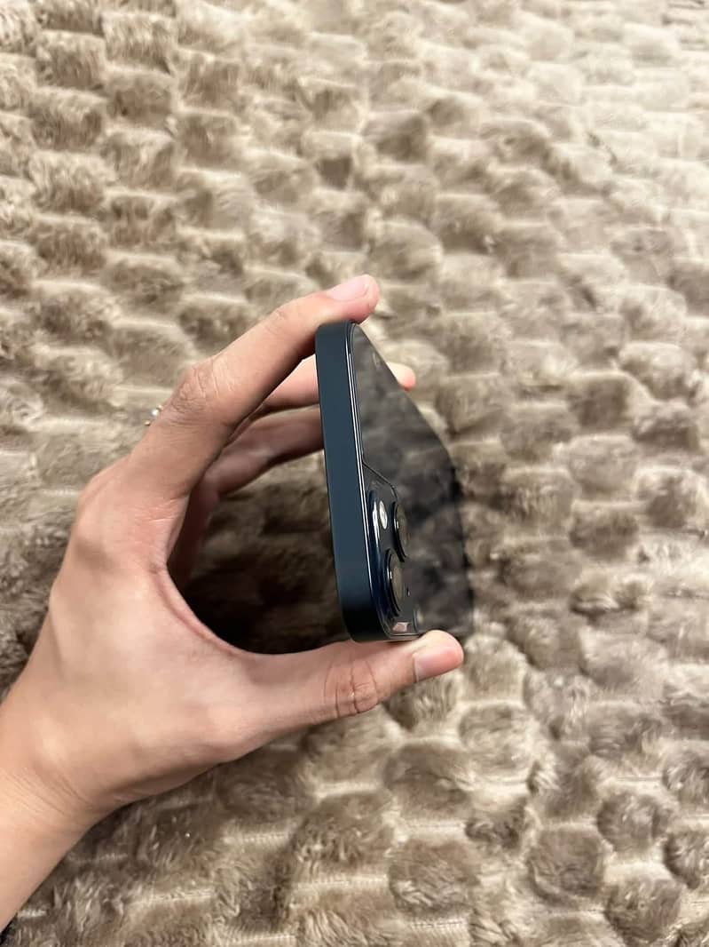 Apple iPhone 13 3
