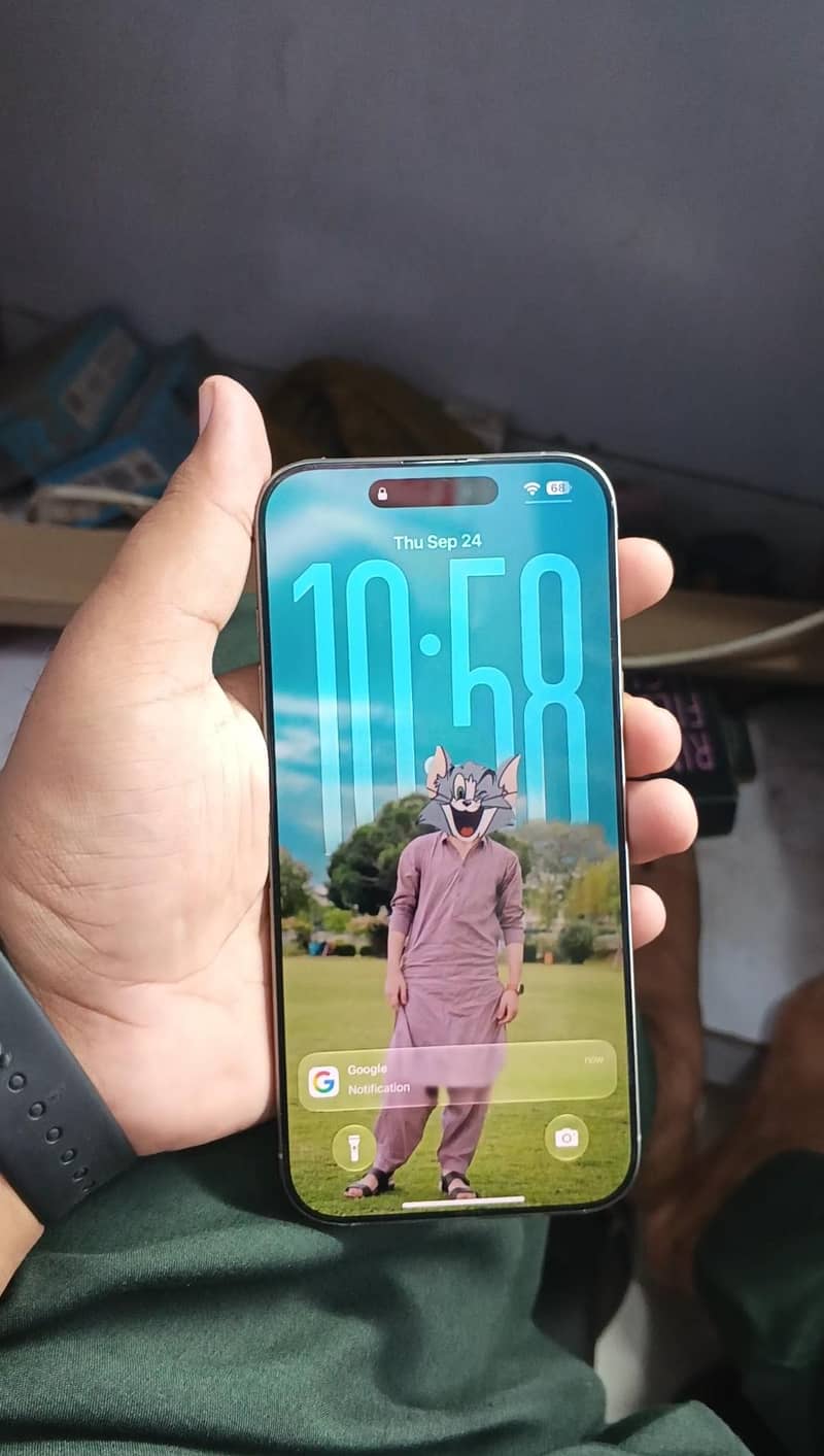 Apple iPhone 16 Pro Max 1