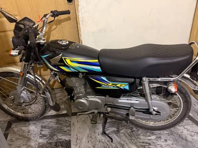 Black Colour Honda 125
