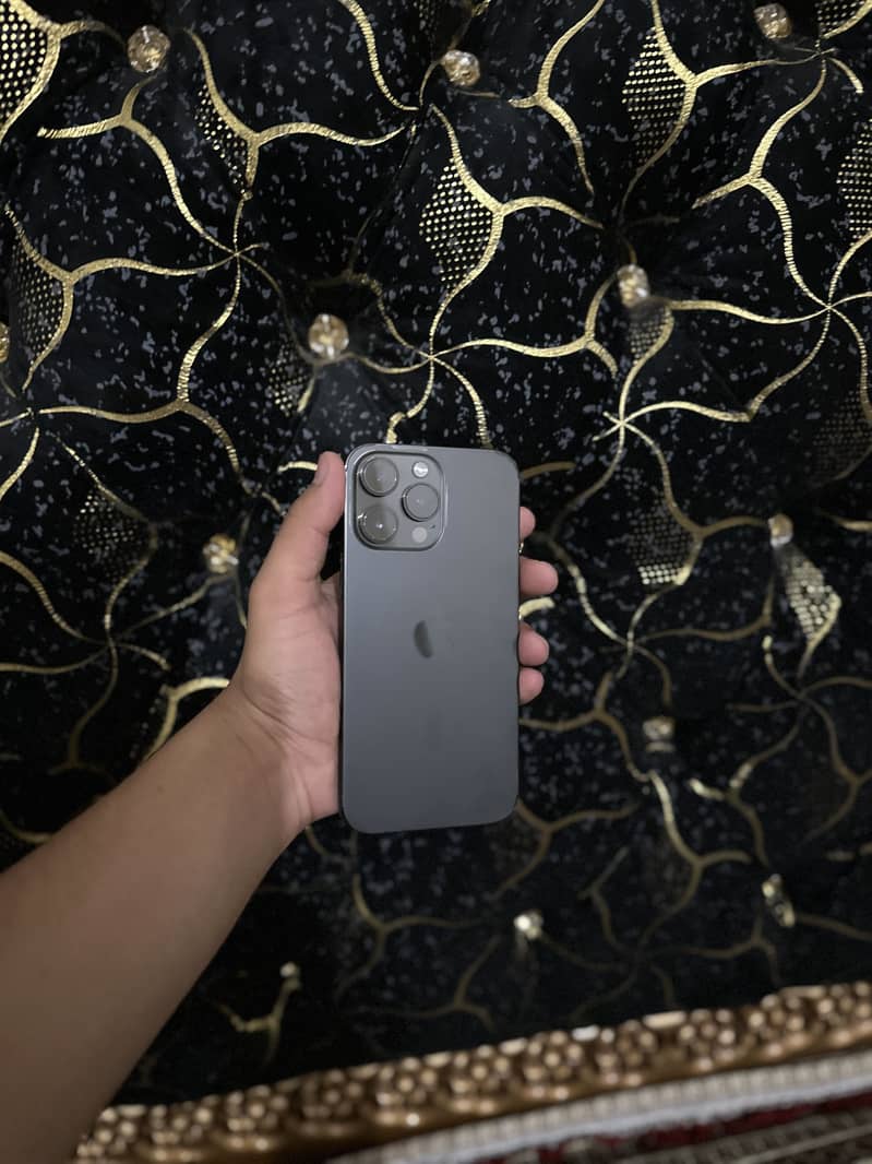 Apple iPhone 14 Pro Max 0