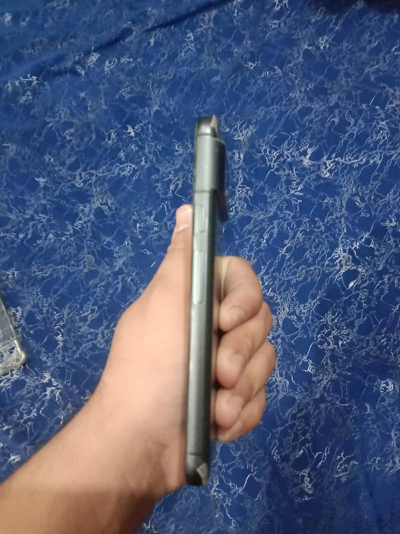 Google Pixel 8 4