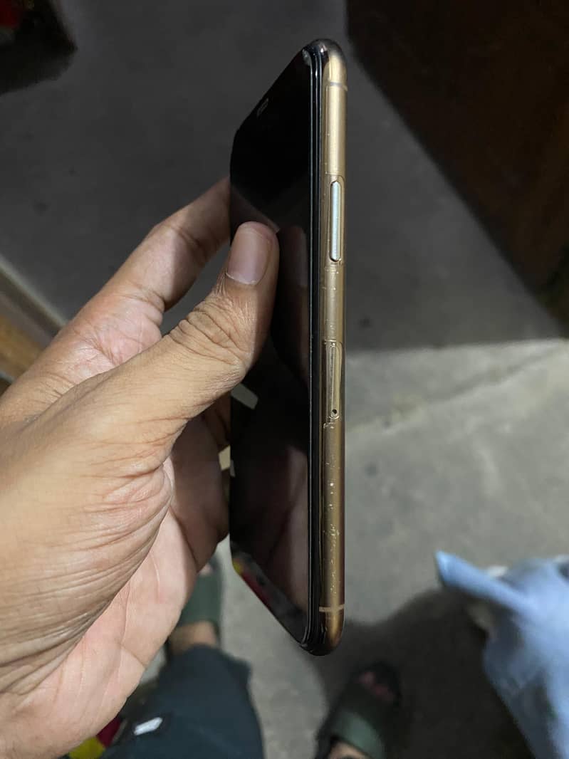 Apple iPhone 11 Pro 3