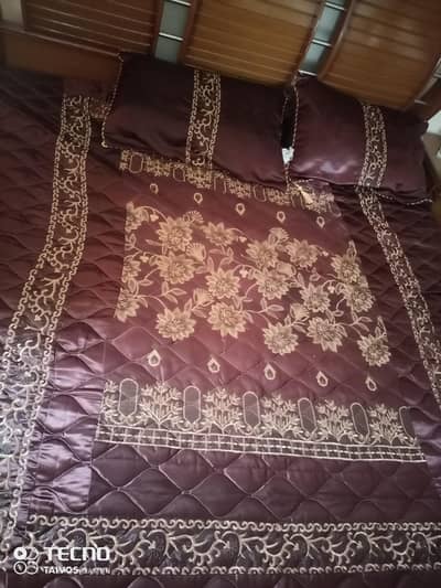 2 bed sheets and qussion