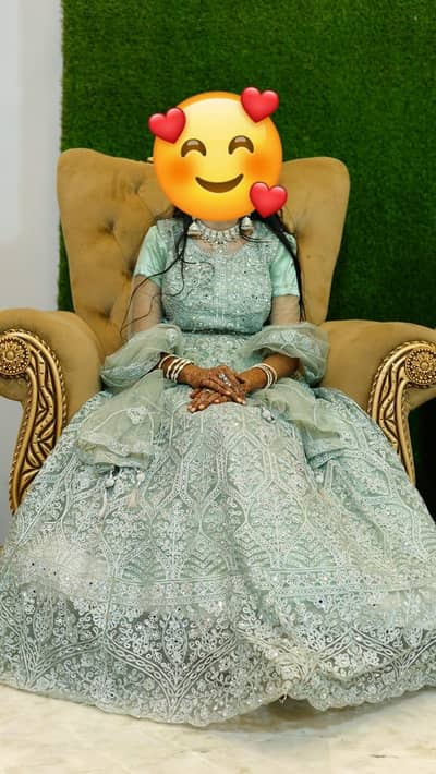 behtreen Lehnga hai one Time use kiya hai