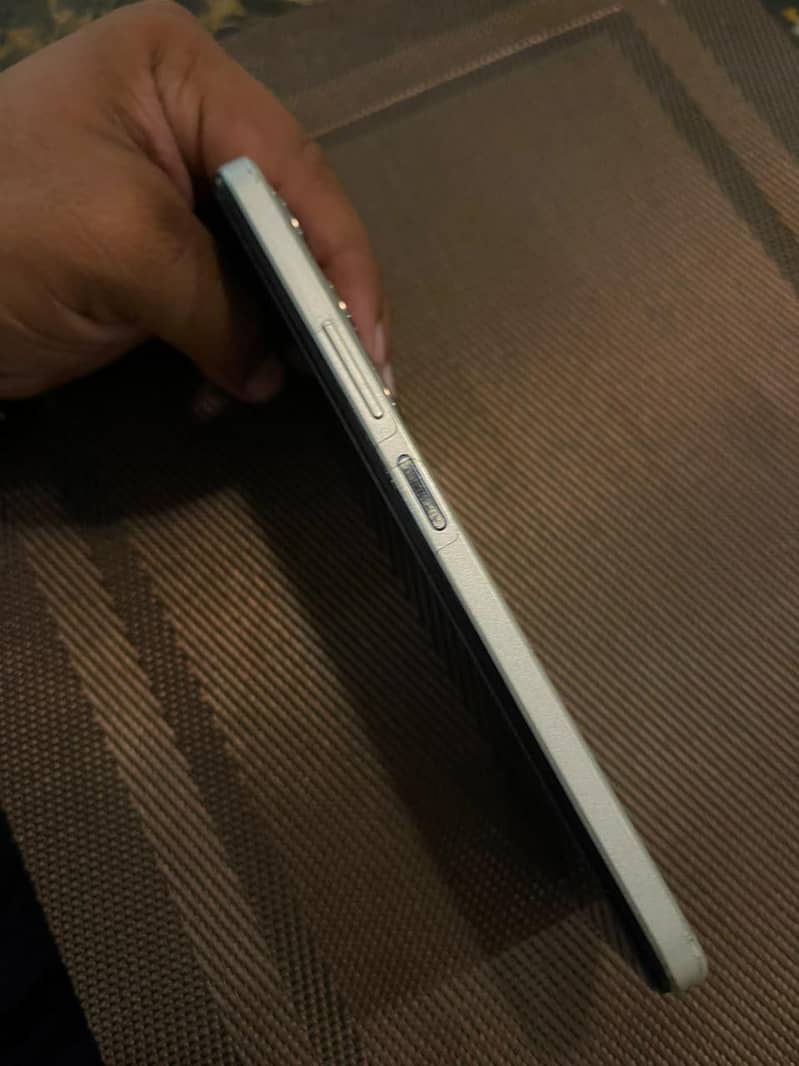 Vivo Y19s 3