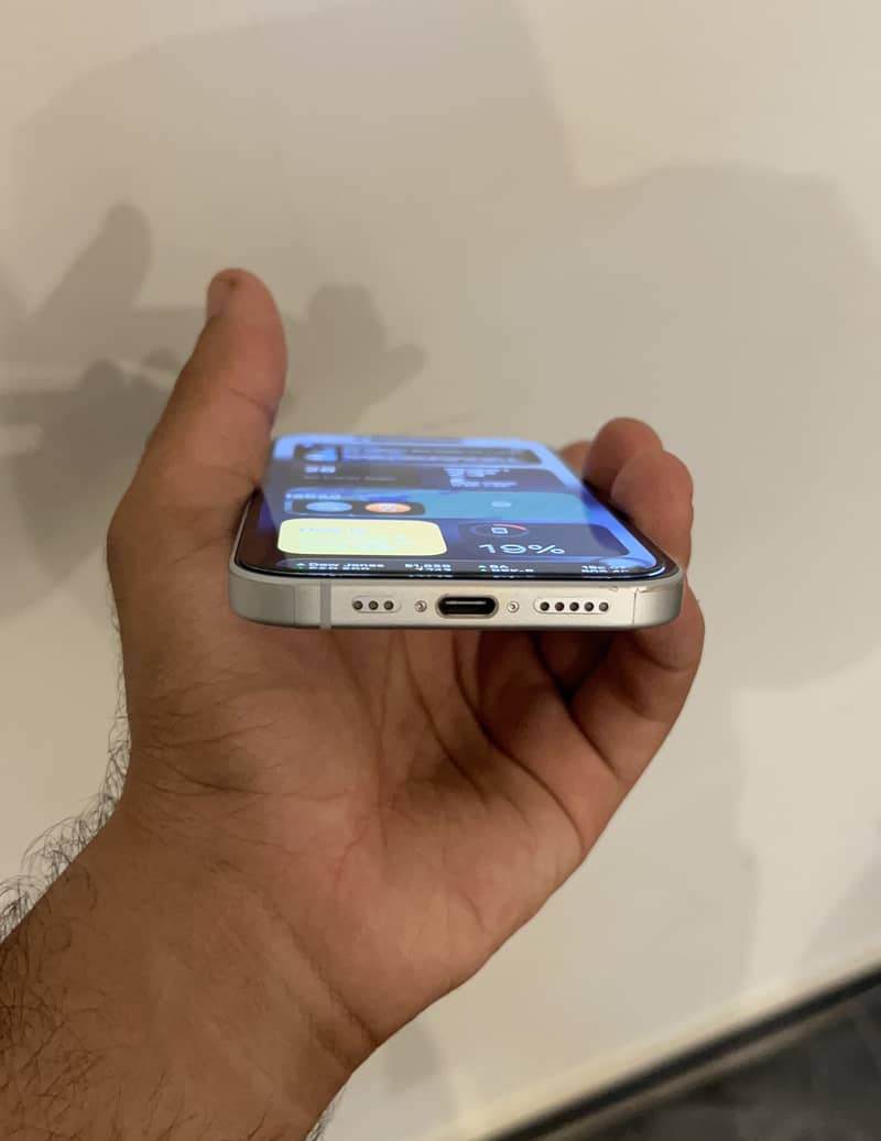 Apple iPhone 15 3