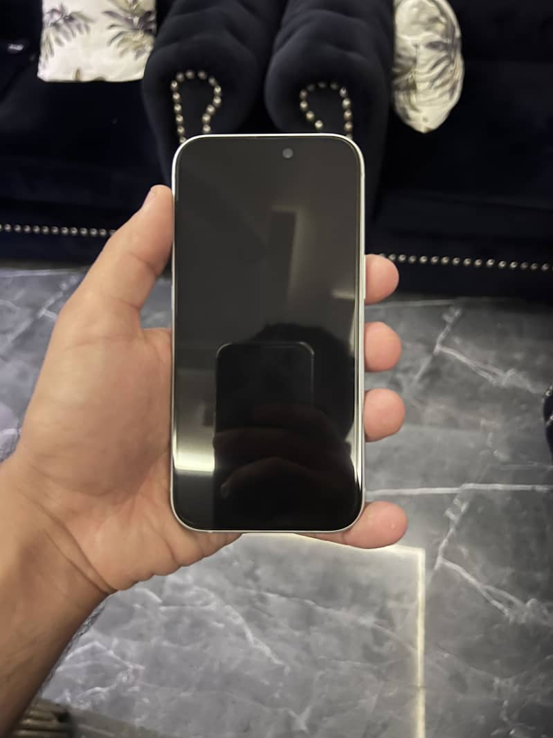 Apple iPhone 15 7