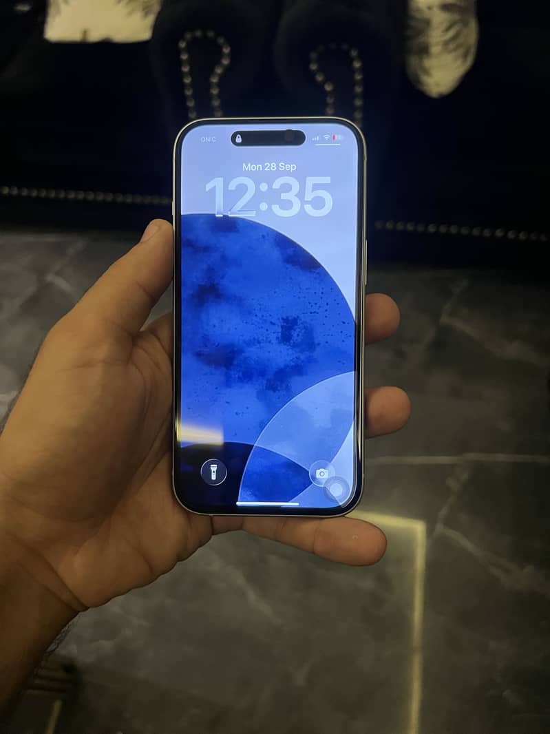 Apple iPhone 15 8