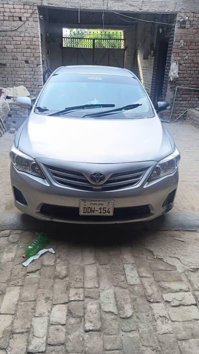 Toyota Corolla GLI 2013 silver chat pillars in genuine condition