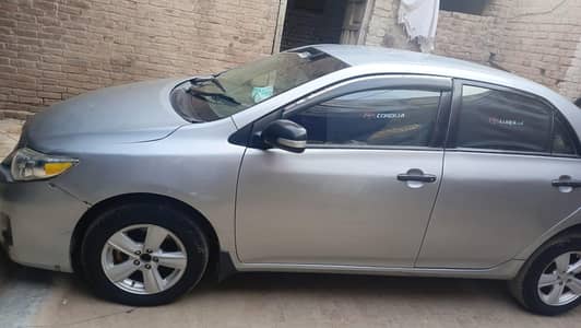 Toyota Corolla GLI 2013 silver chat pillars in genuine condition