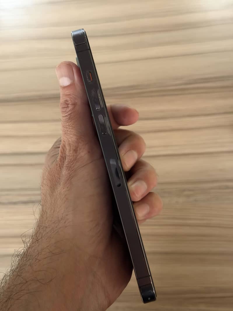 Apple iPhone 14 Pro Max 2