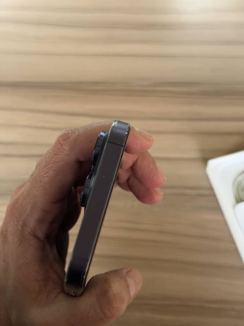 Apple iPhone 14 Pro Max 5