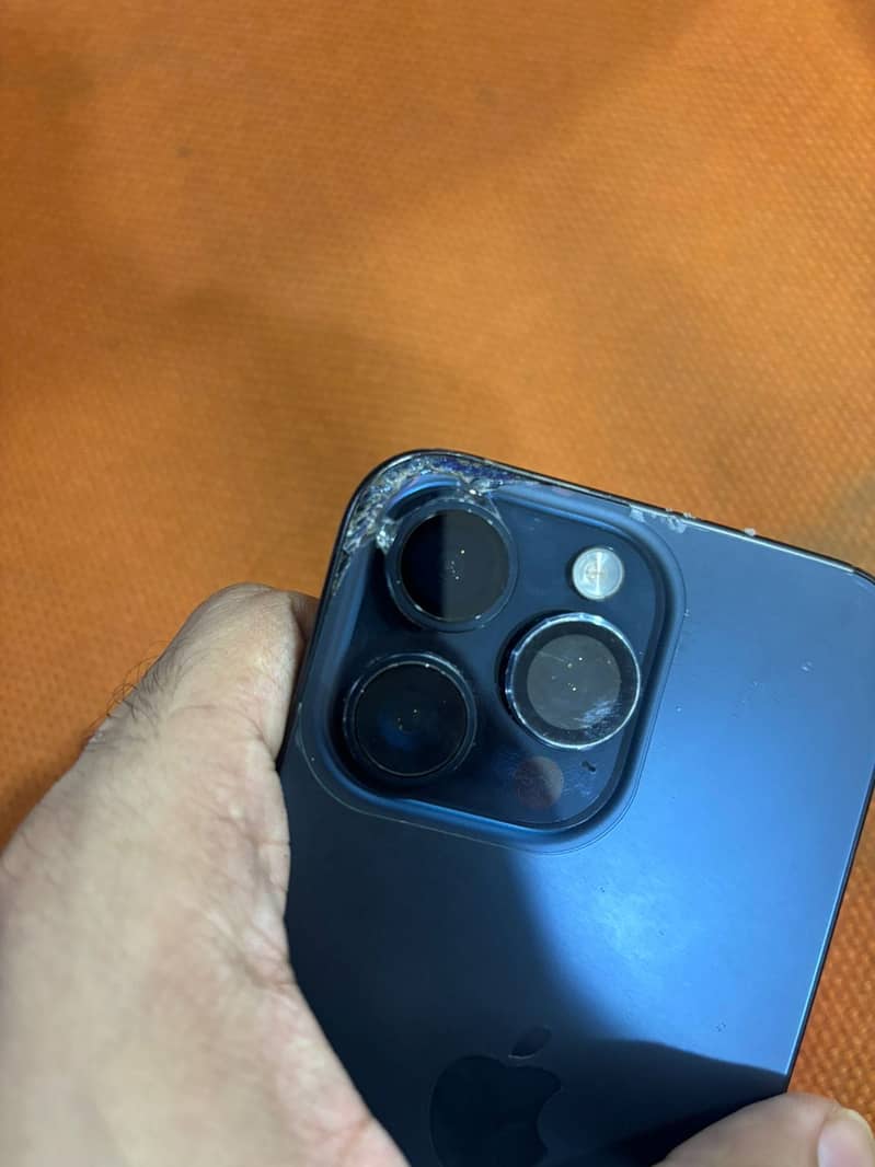 Apple iPhone 15 Pro Max 1