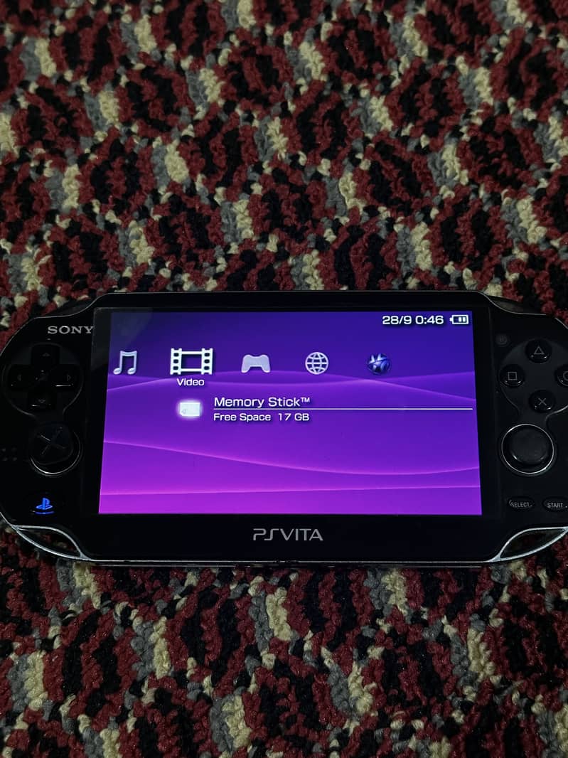 Ps Vita 1000 OLED 7