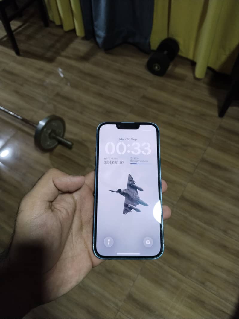 Apple iPhone 13 7