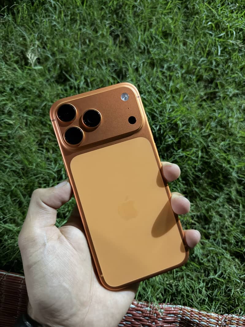 Apple iPhone 17 Pro Max 0