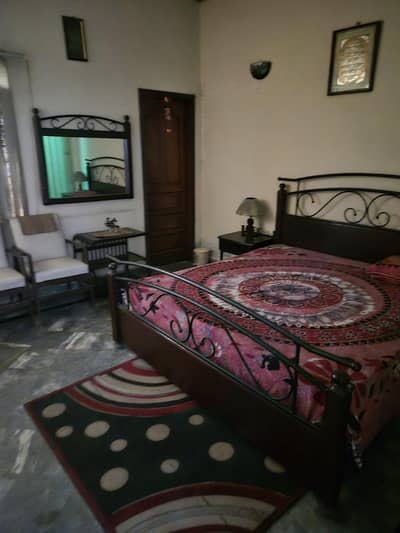 Top Quality King Size bed with Everything for one Room