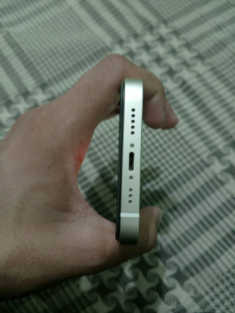 Apple iPhone 13 3