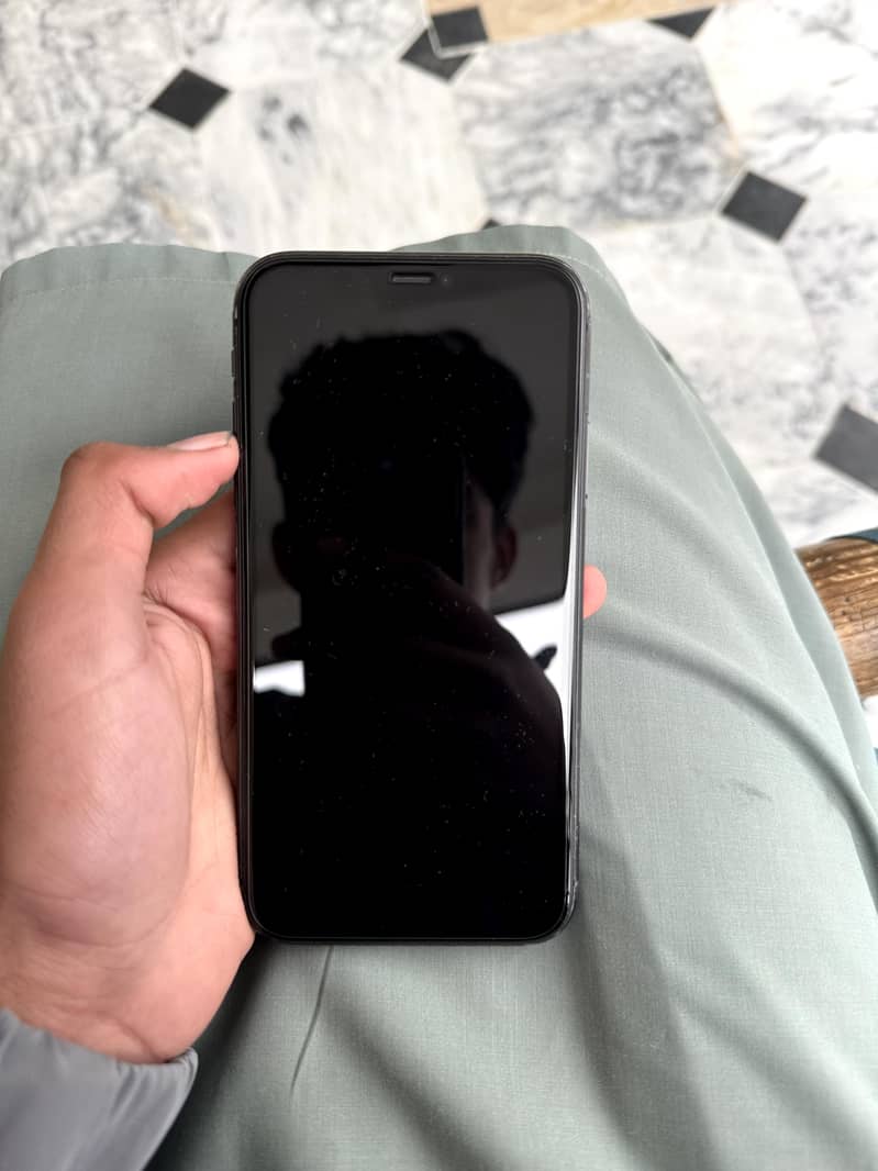 Apple iPhone 11 3
