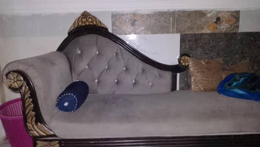 dewan sofa urgent sale