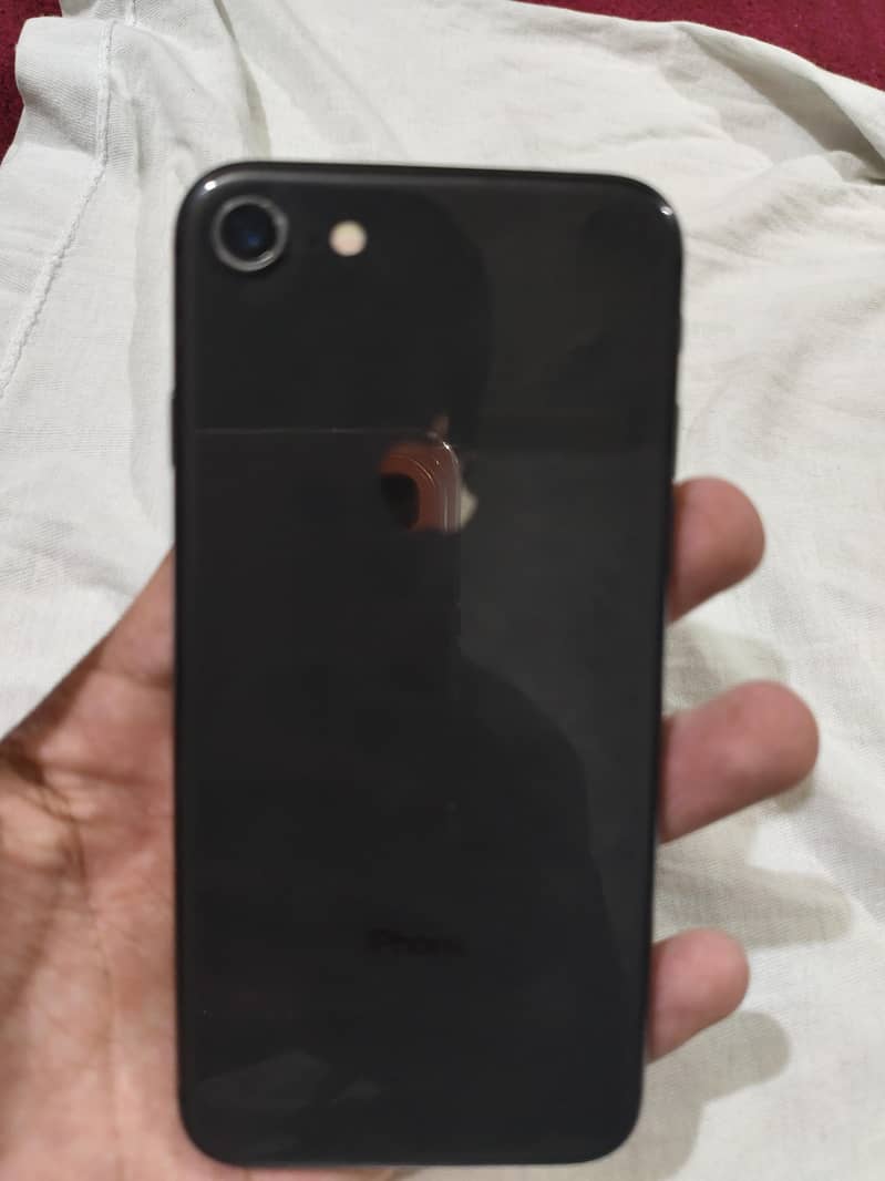 Apple iPhone 8 1