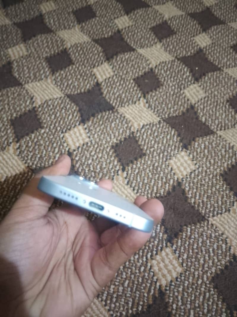 Apple iPhone 15 2