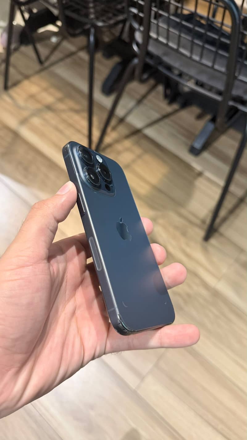 Apple iPhone 15 Pro 0
