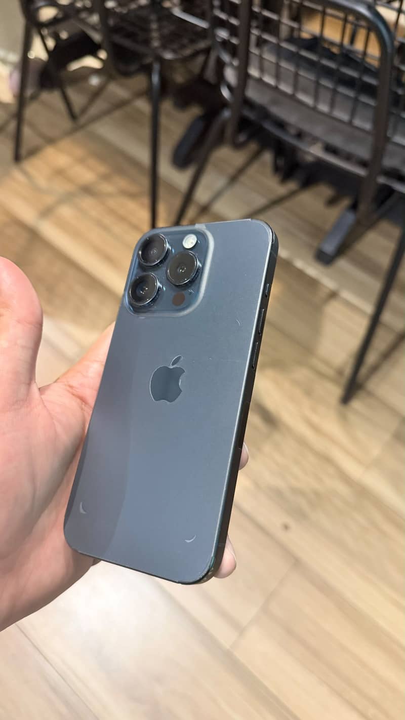 Apple iPhone 15 Pro 2