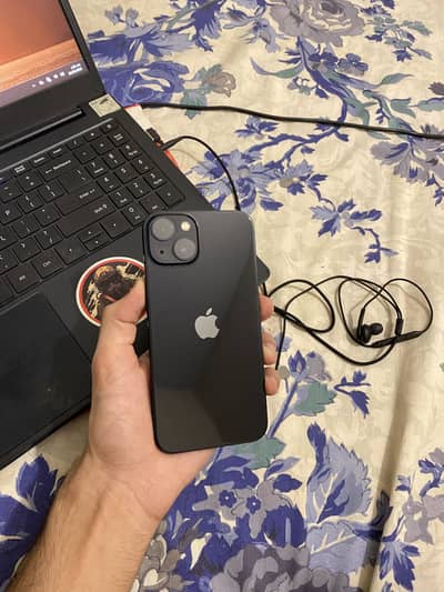Apple iPhone 13