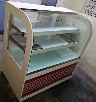 Display Counter – Heating + Lighting Excellent Condition – Urgent Sale
