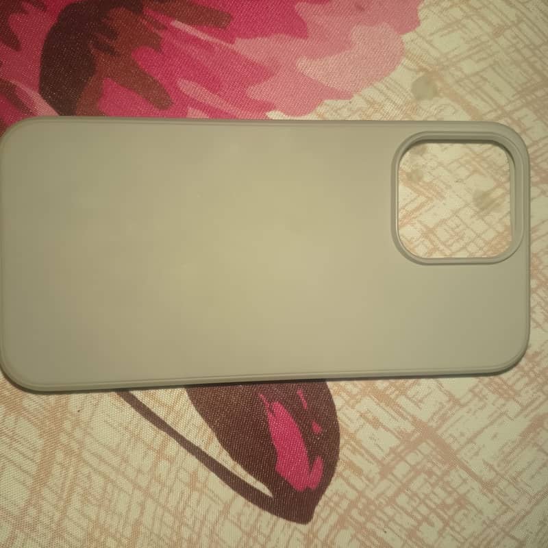 Iphone 15 pro max case second hand 3