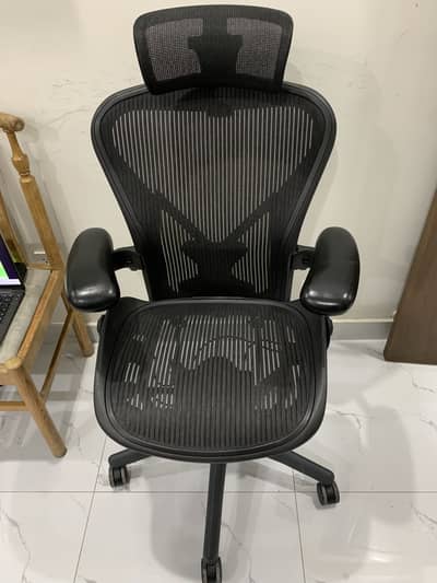 Herman Miller Aeron size B  with headrest Available