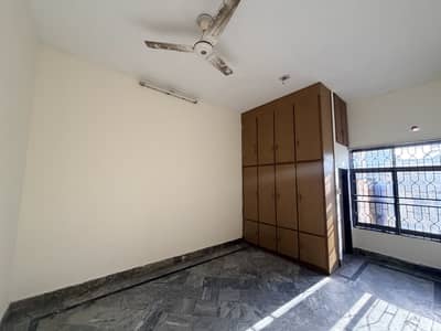 Big Separate Upper Portion For Rent In Cantt