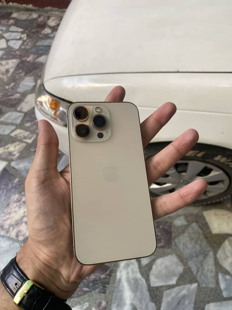 Apple iPhone 13 Pro 2