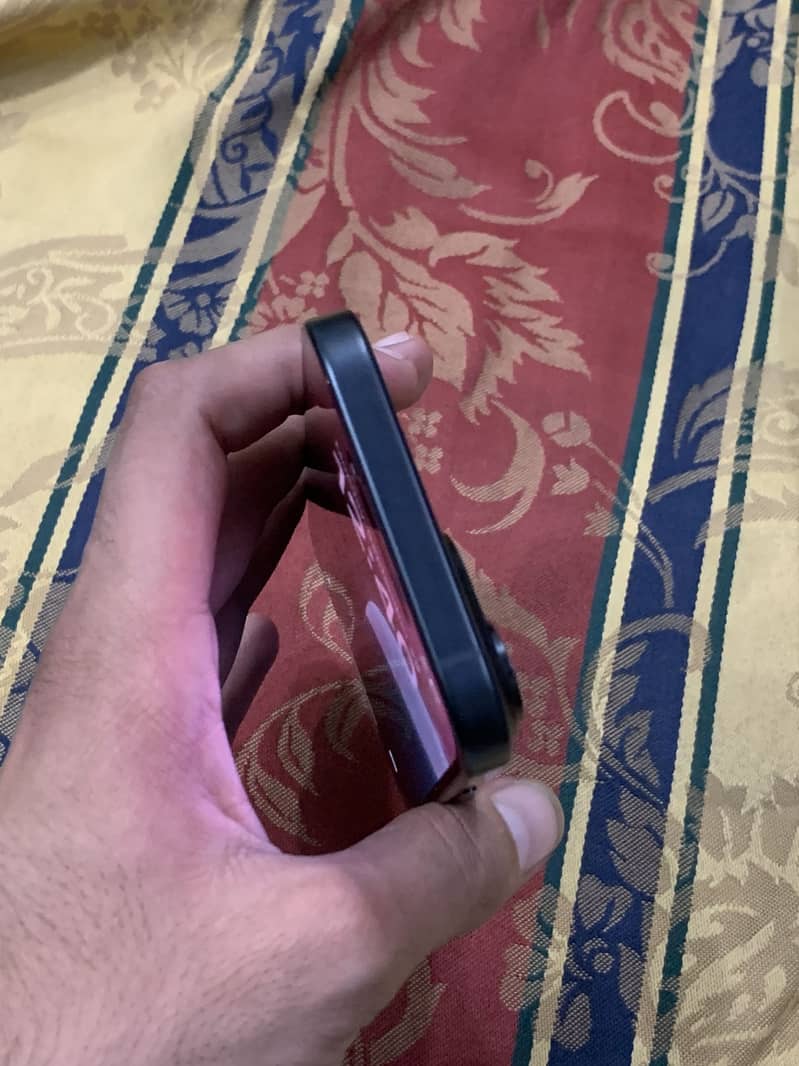 Apple iPhone 15 2